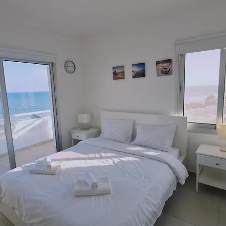 Stay Beach Wave Apartment Larnaca Exterior photo